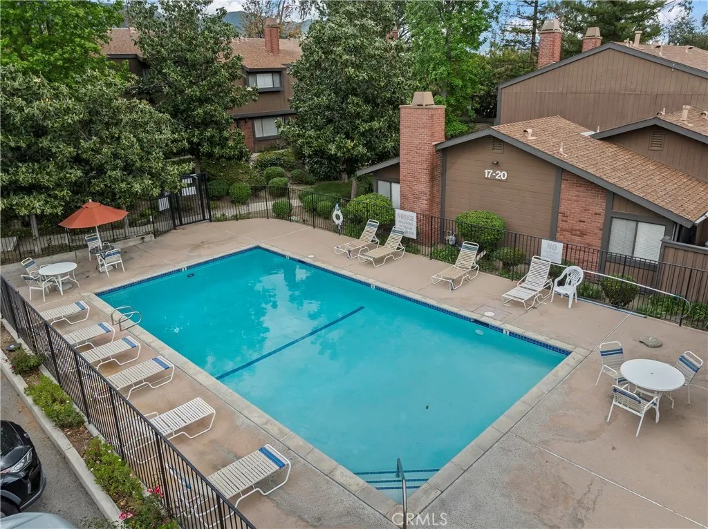 14456 Foothill 47