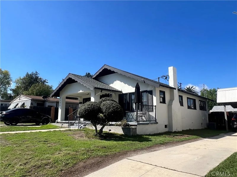 1106 S BELLE