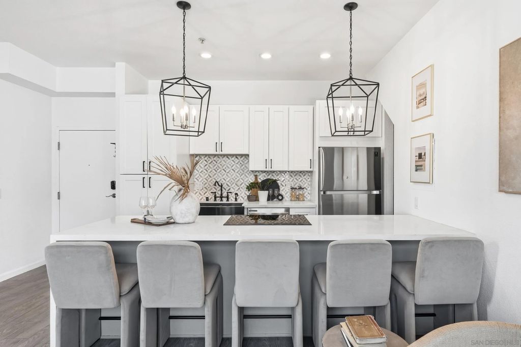 Photo of 908 G St #17, San Diego, CA 92101 (MLS # 260007687)