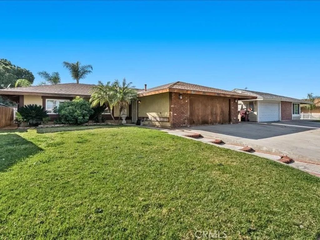 Photo of 13631 Pecan Pl, Moreno Valley, CA 92553 (MLS # PW26048732)