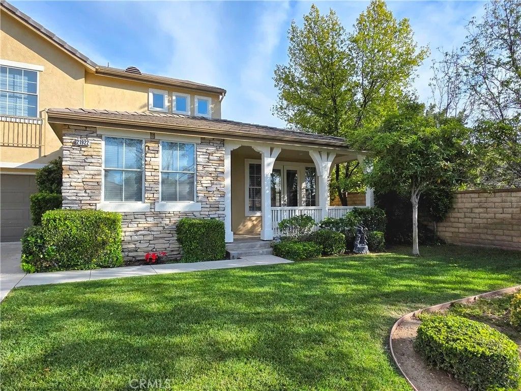 Photo of 21922 Crestline Trl, Saugus, CA 91390 (MLS # SR26086102)