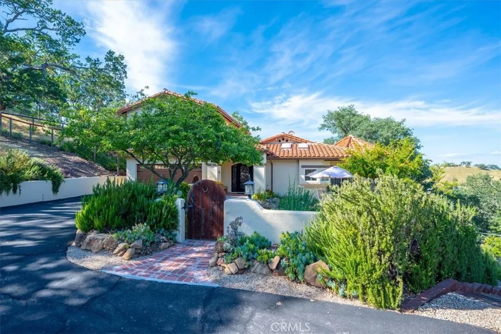 10662 Santa Ana Road