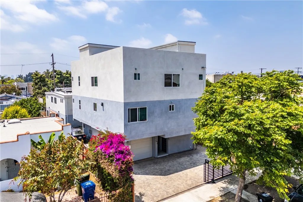 2223 S Highland Avenue