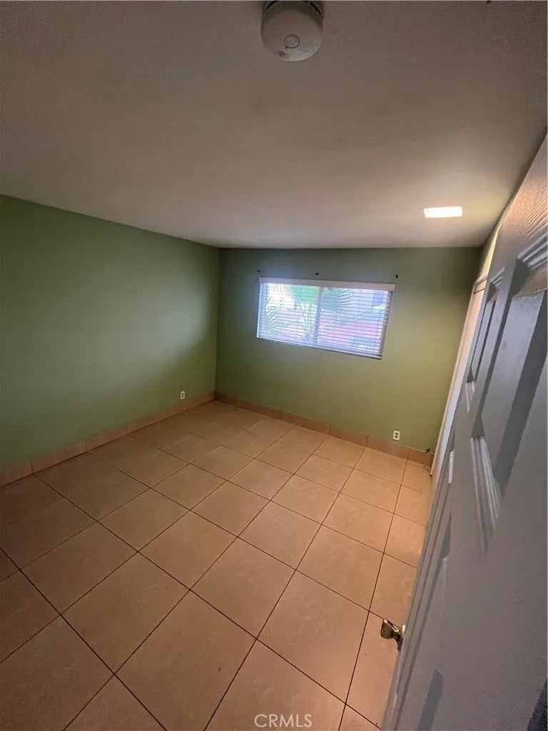 2742 Conejo