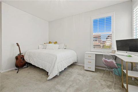 Tiny photo for 20825 Red Sky Ct, Saugus, CA 91350 (MLS # SR25238561)