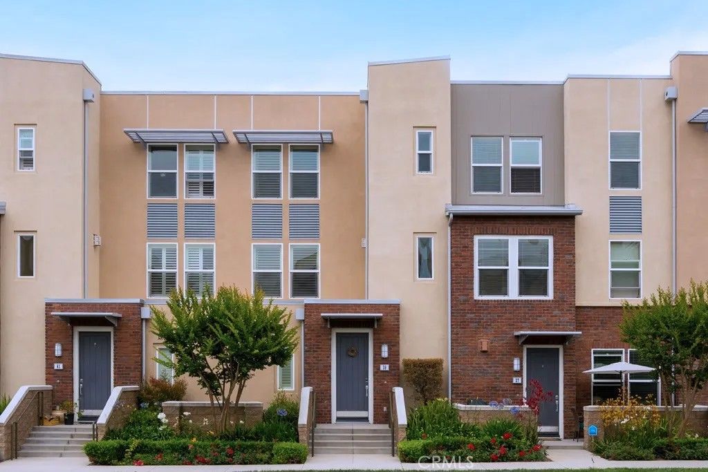 Photo of 39 Brownstone Way, Aliso Viejo, CA 92656 (MLS # OC26110428)