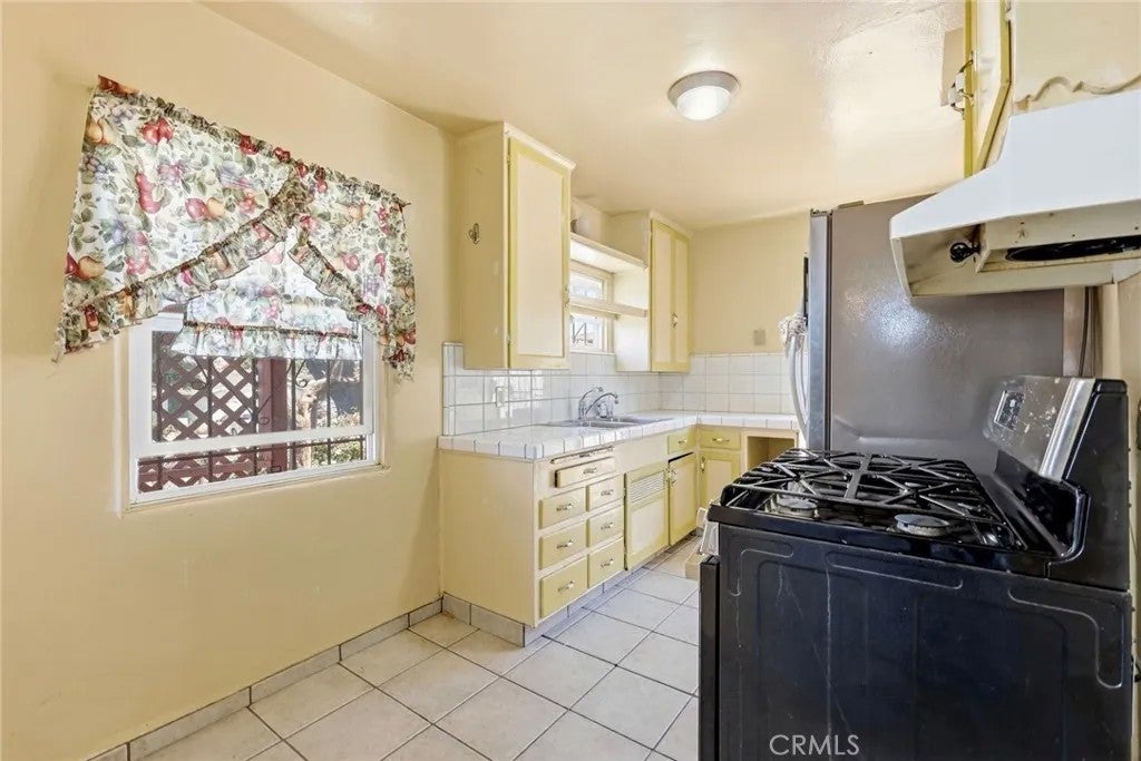 3905 Marine View