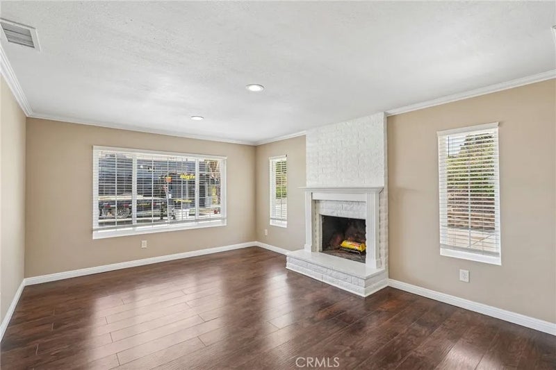 14342 Laurel