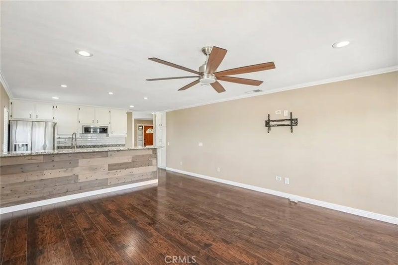 14342 Laurel