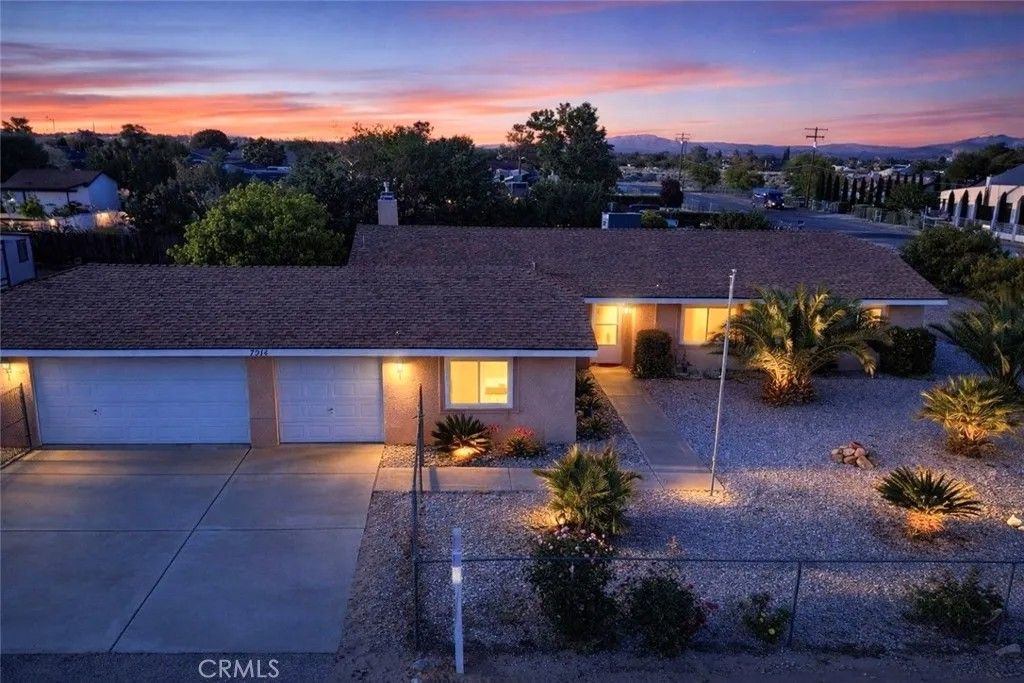 Photo of 7914 Victor Avenue, Hesperia, CA 92345 (MLS # HD26065150)