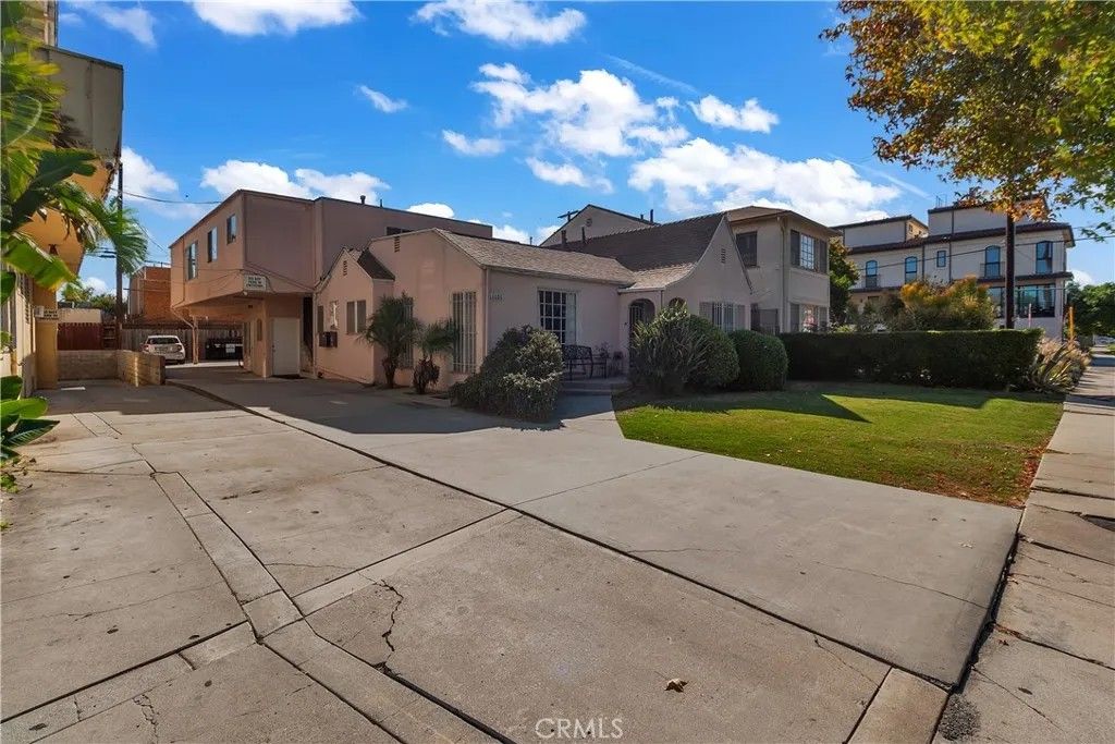 Photo of 6086 Horner St, Los Angeles, CA 90035 (MLS # PW26018553)