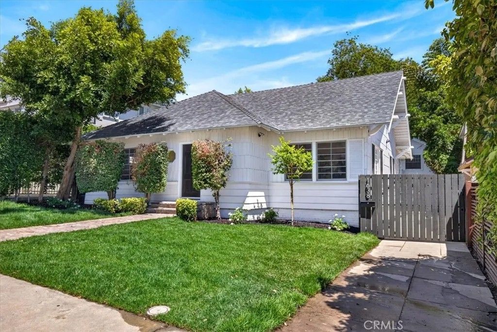 Photo of 1636 N Sierra Bonita Avenue, Los Angeles, CA 90046 (MLS # IG26073563)