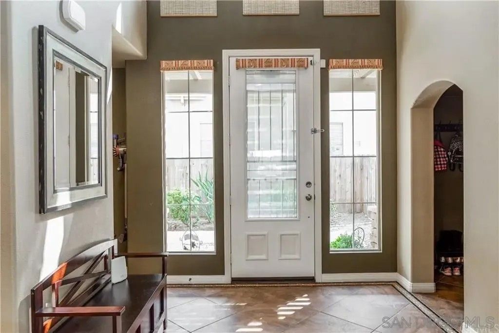 Photo of 531 Poets Sq, Fallbrook, CA 92028 (MLS # 250043048)