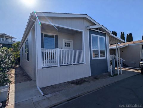 Property photo of 4898 1/2 Old Cliffs Rd, San Diego, CA 92120