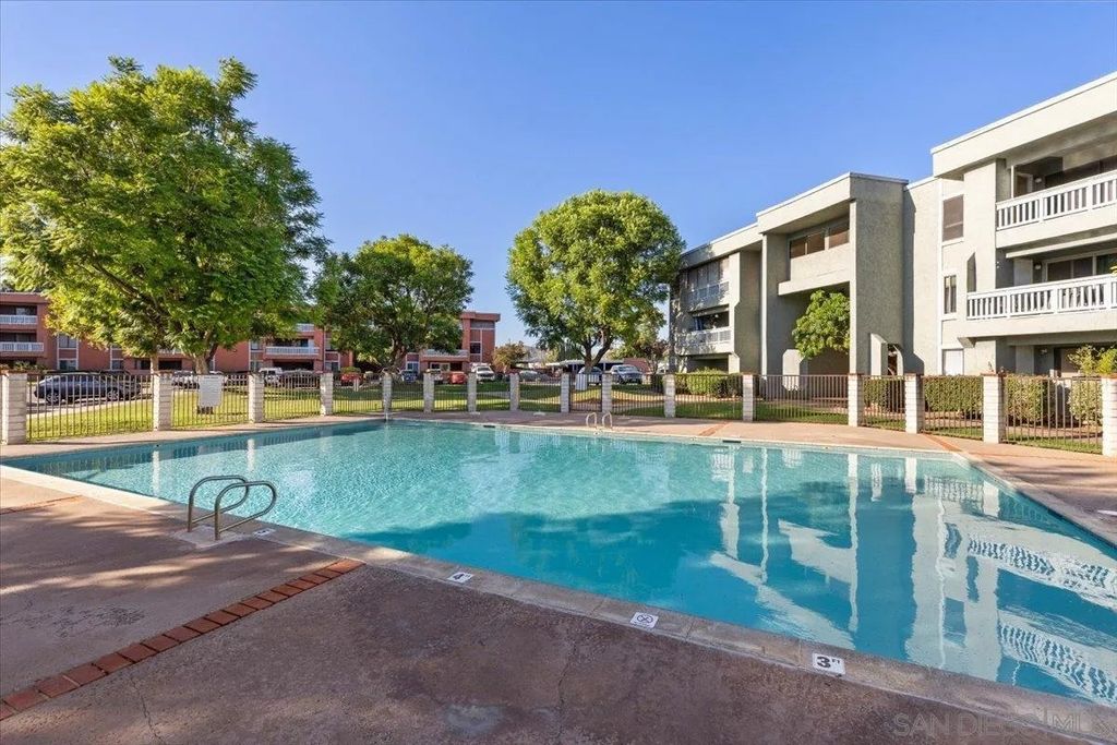 Photo of 1060 E Washington Ave #5, Escondido, CA 92025 (MLS # 250040951)