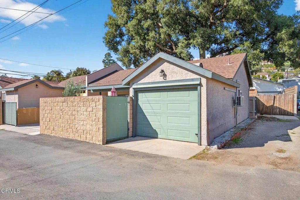 Photo of 417 N 8th Street, Santa Paula, CA 93060 (MLS # V1-34319)