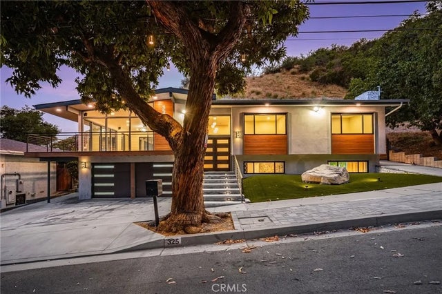 325 N Madison Avenue, Monrovia