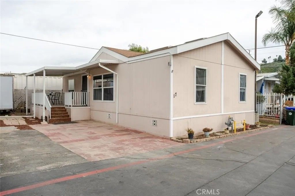 Photo of 17197 Sierra Hwy #17, Canyon Country, CA 91351 (MLS # SR26028405)
