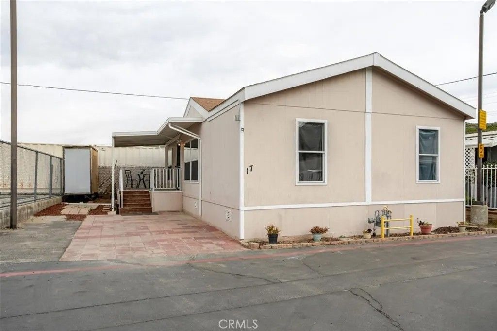 Photo of 17197 Sierra Hwy #17, Canyon Country, CA 91351 (MLS # SR26028405)