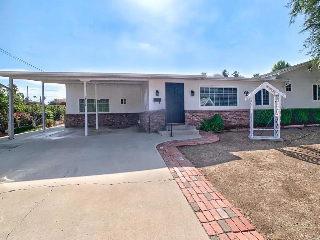 9161 Emerald Grove Avenue