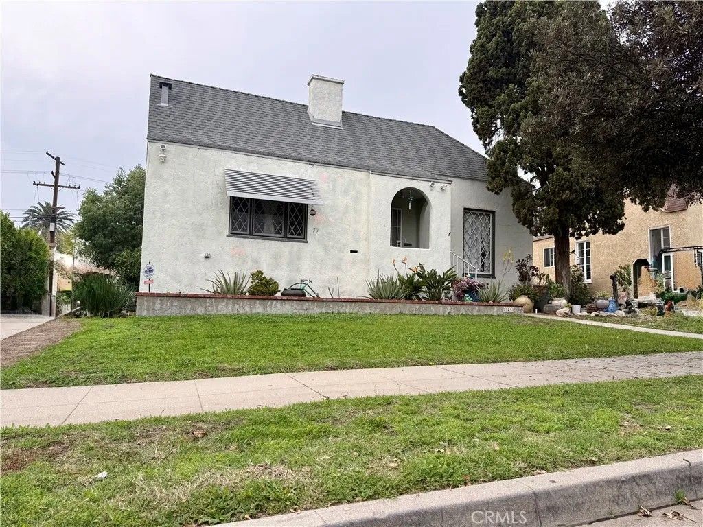 Photo of 79 N Berkeley Ave, Pasadena, CA 91107 (MLS # SR26014188)