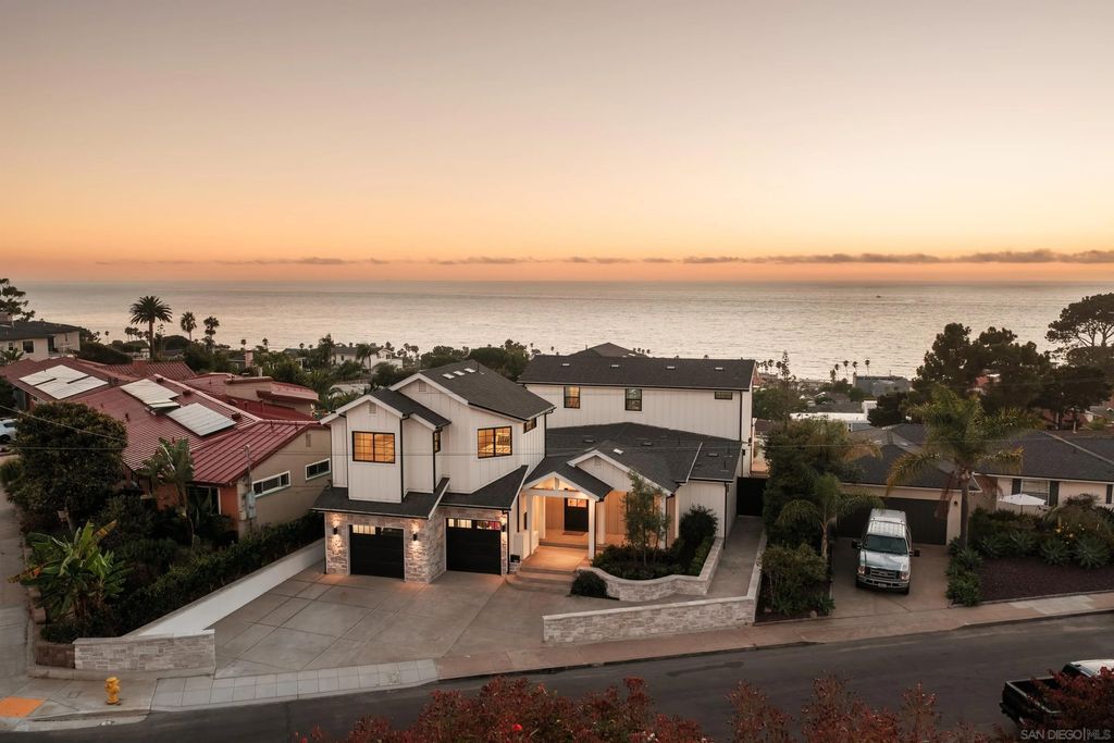 Photo of 1185 Barcelona Dr, San Diego, CA 92107 (MLS # 260007902)