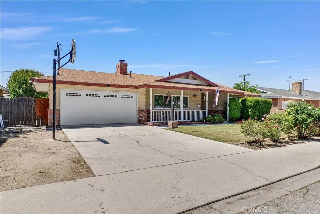 Photo of 651 Buena Vista Parkway, Hemet, CA 92543 (MLS # CV26106580)