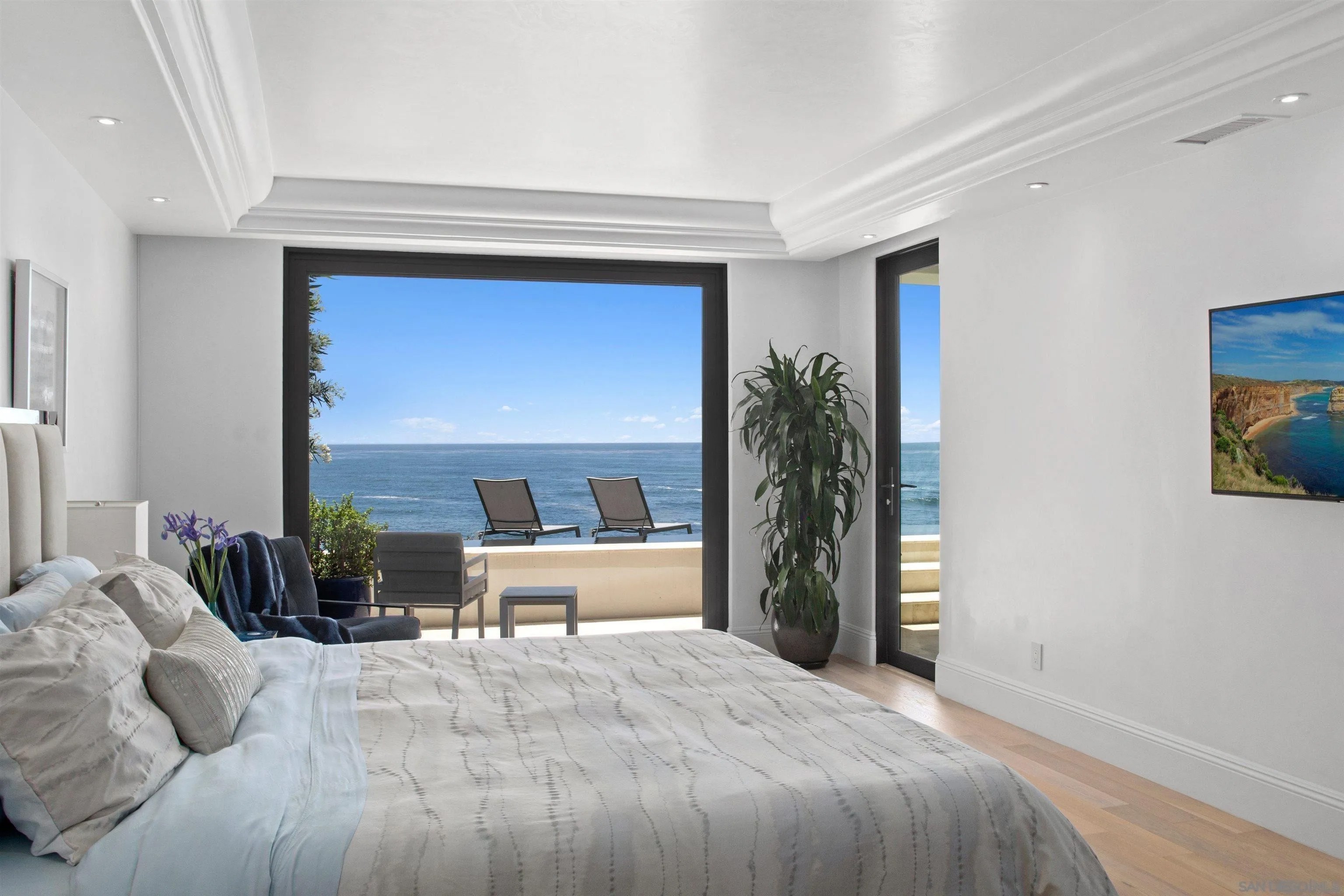 5850 Camino De La Costa