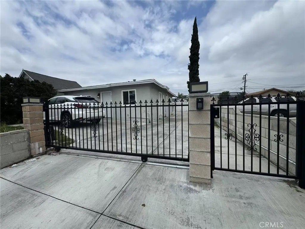 Photo of 951 E Elma Street, Ontario, CA 91764 (MLS # TR26095940)