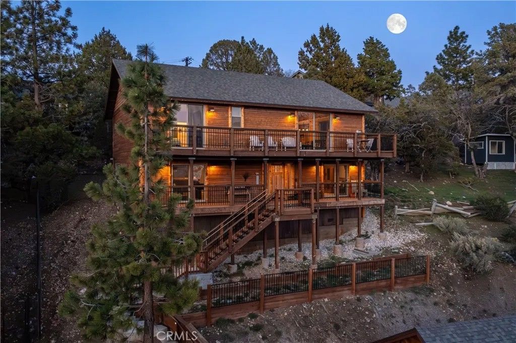 Photo of 43451 Sheephorn Road, Big Bear Lake, CA 92315 (MLS # IG25276729)