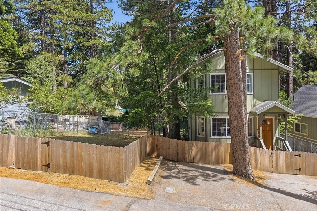 2543 Whispering Pines