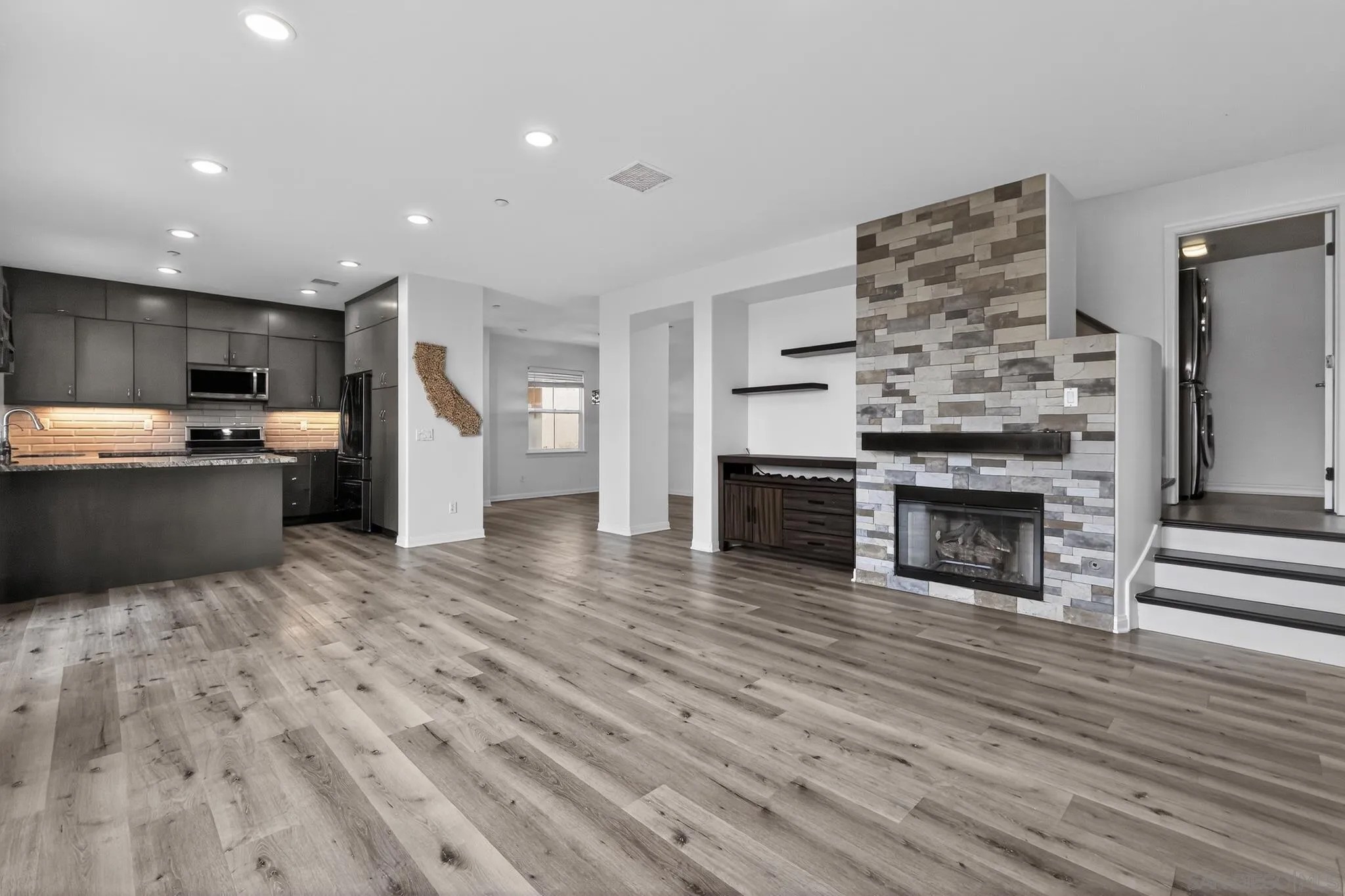 1357 Sky Ridge Ct