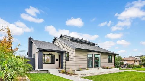 Photo of 2735 Monogram Ave, Long Beach, CA 90815 (MLS # OC25275782)