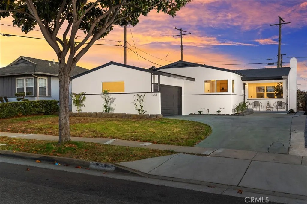 2308 W 117th