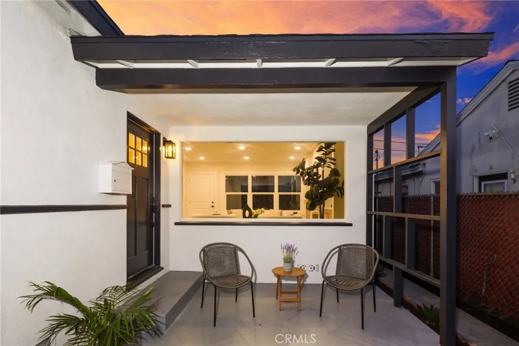 2308 W 117th