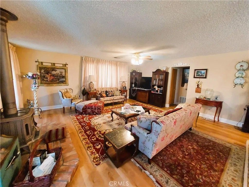 Photo of 1000 Coldwater Dr, Frazier Park, CA 93225 (MLS # PW26088881)