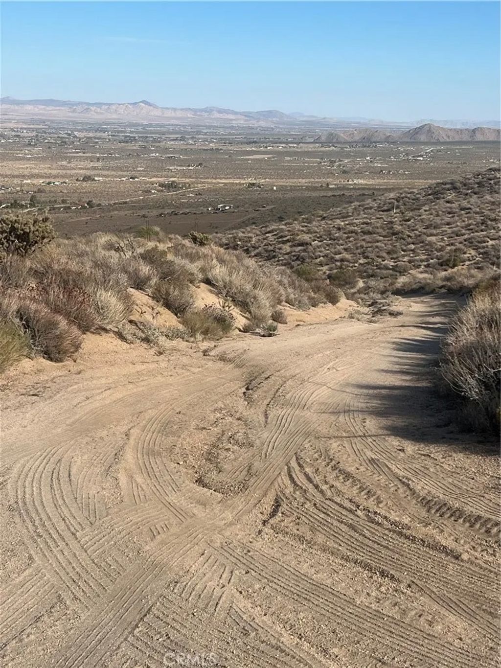 Photo of 28138 Oriole St, Lucerne Valley, CA 92356 (MLS # HD25260191)