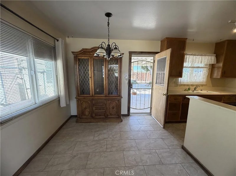 1901 Sunset Street