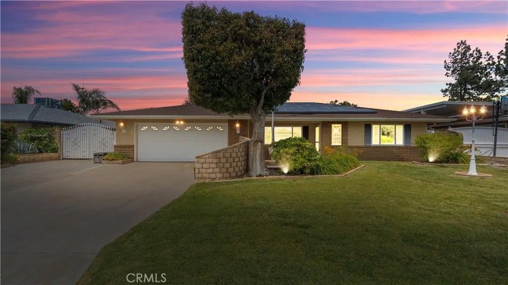 Photo of 42162 Carnegie AVE, Hemet, CA 92544 (MLS # IV26099301)