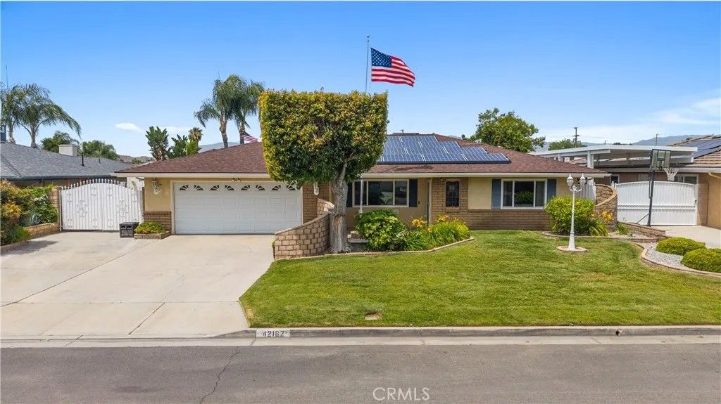Photo of 42162 Carnegie AVE, Hemet, CA 92544 (MLS # IV26099301)