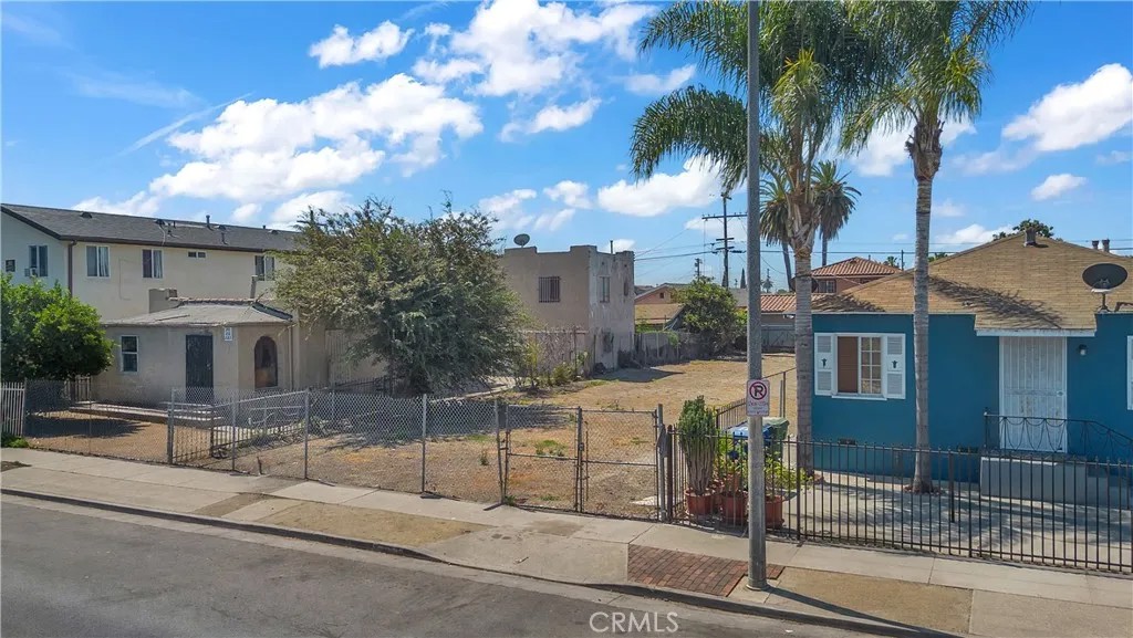 214 W 92nd