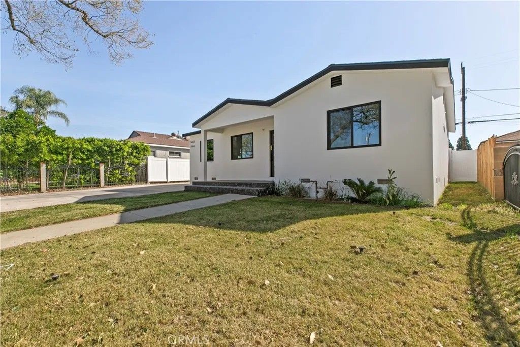 Photo of 14448 Pinney Street, Arleta, CA 91331 (MLS # GD26023907)