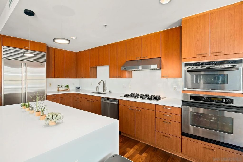 Photo of 645 Front St #1703, San Diego, CA 92101 (MLS # 2601156)