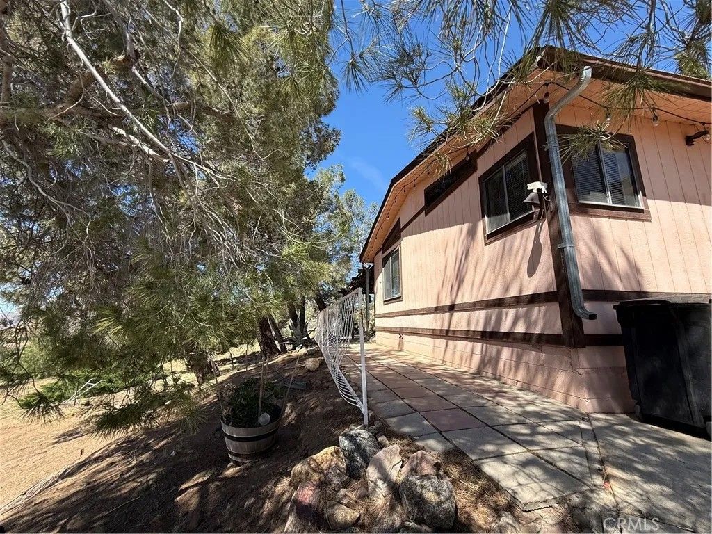 Photo of 33614 Arksey Ave, Acton, CA 93510 (MLS # SR26077013)