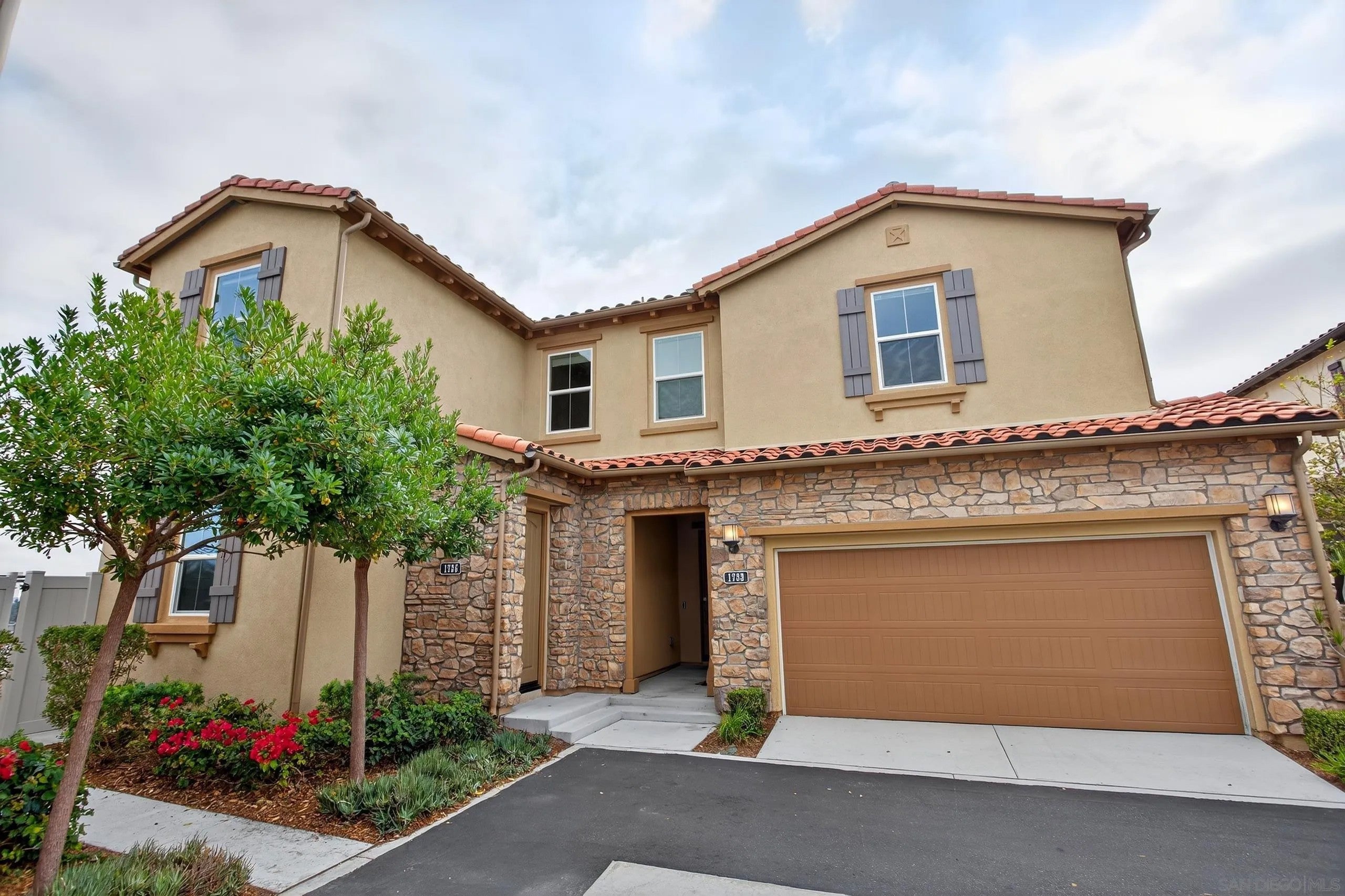 1733 Artemisia Ct