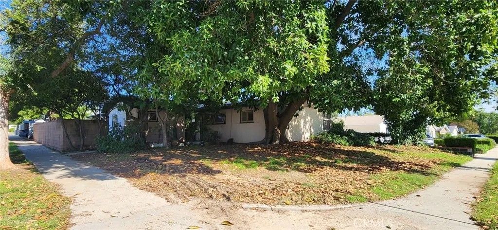 Photo of 16757 Donmetz, Granada Hills, CA 91344 (MLS # OC25274267)