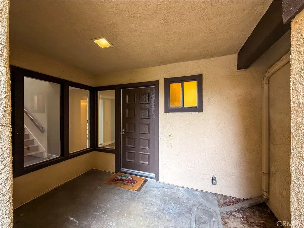 1034 E Romney Drive