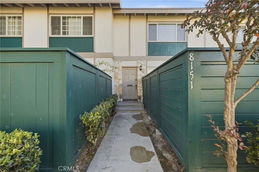 8151 Hunter Green