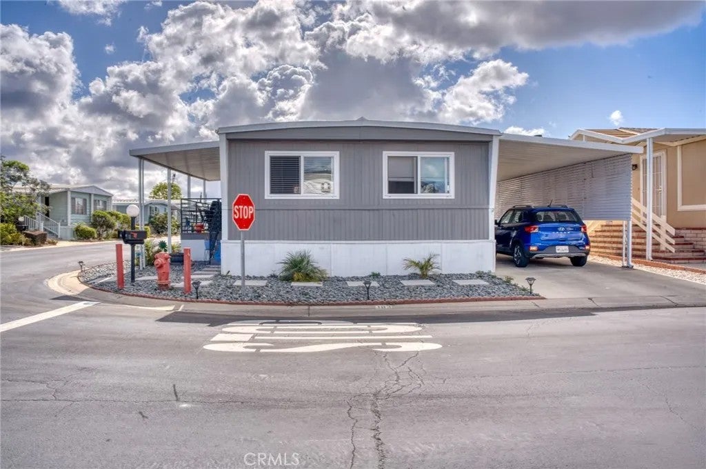 1065 Lomita 183