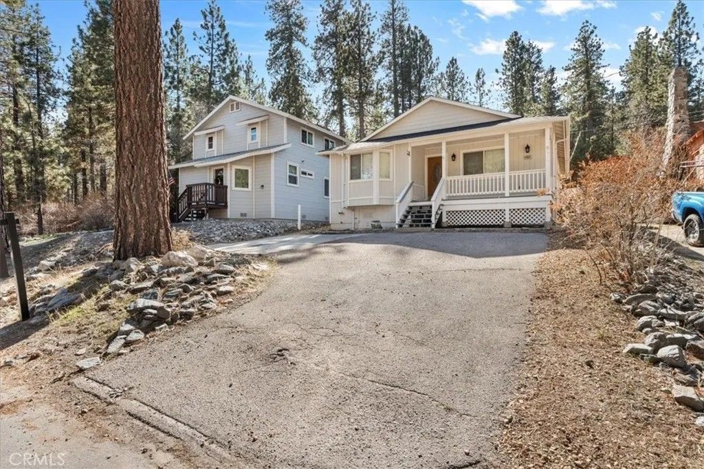Photo of 1489 Irene St, Wrightwood, CA 92397 (MLS # CV26025926)
